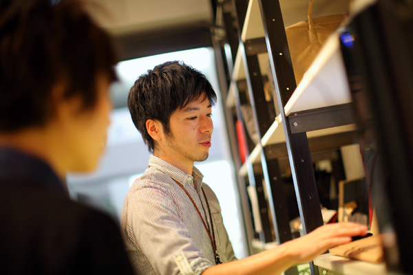 お客様と直に触れ合うアンテナショップ「Hacoaダイレクトストア」