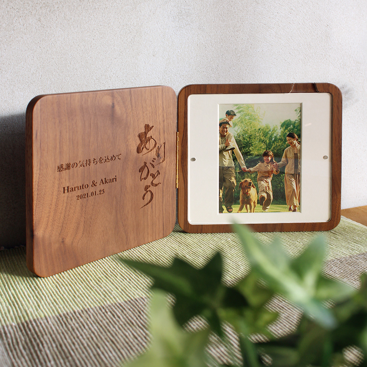 大切な思い出を残すならおしゃれな木製フォトスタンド