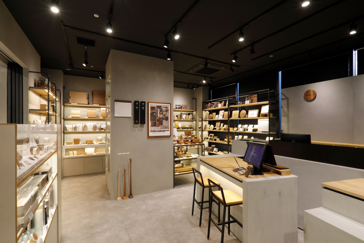 Hacoaダイレクトストア　なんばスカイオ店