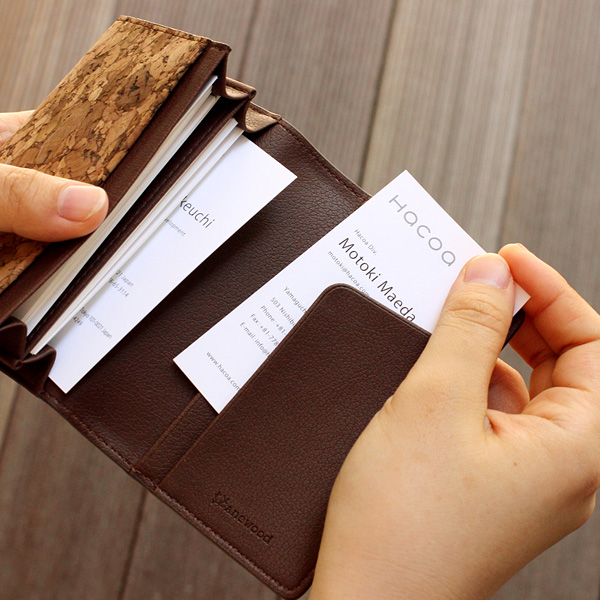 収納力抜群の名刺入れ・カードケース「CONNIE Business Card Case」