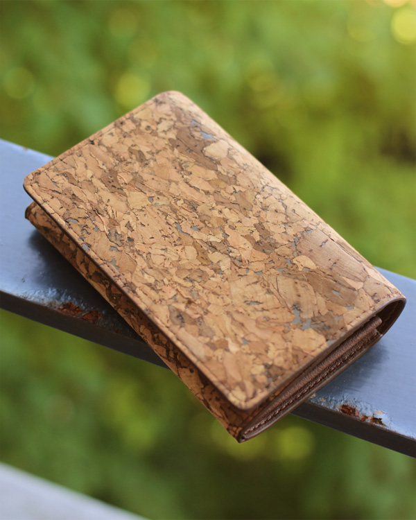 収納力抜群の名刺入れ・カードケース「CONNIE Business Card Case」