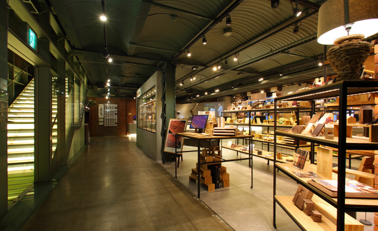 Hacoaダイレクトストア　横浜赤レンガ倉庫店
