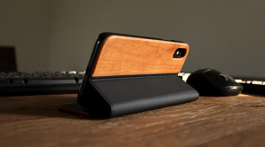 iPhone XS Max用 手帳型木製アイフォンケース