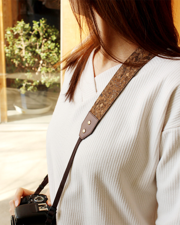 CONNIE Neck Camera Strap