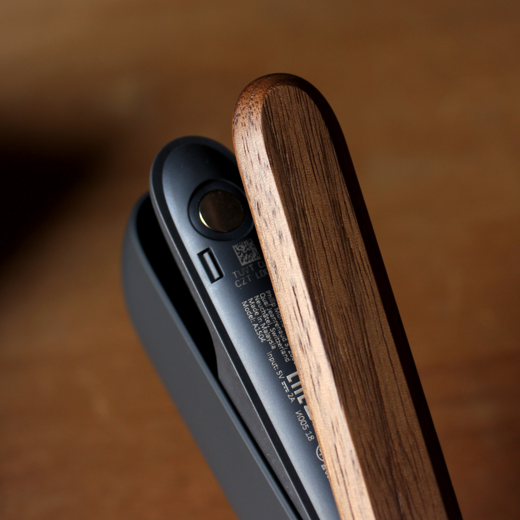 IQOS3用ドアカバーを銘木で製作