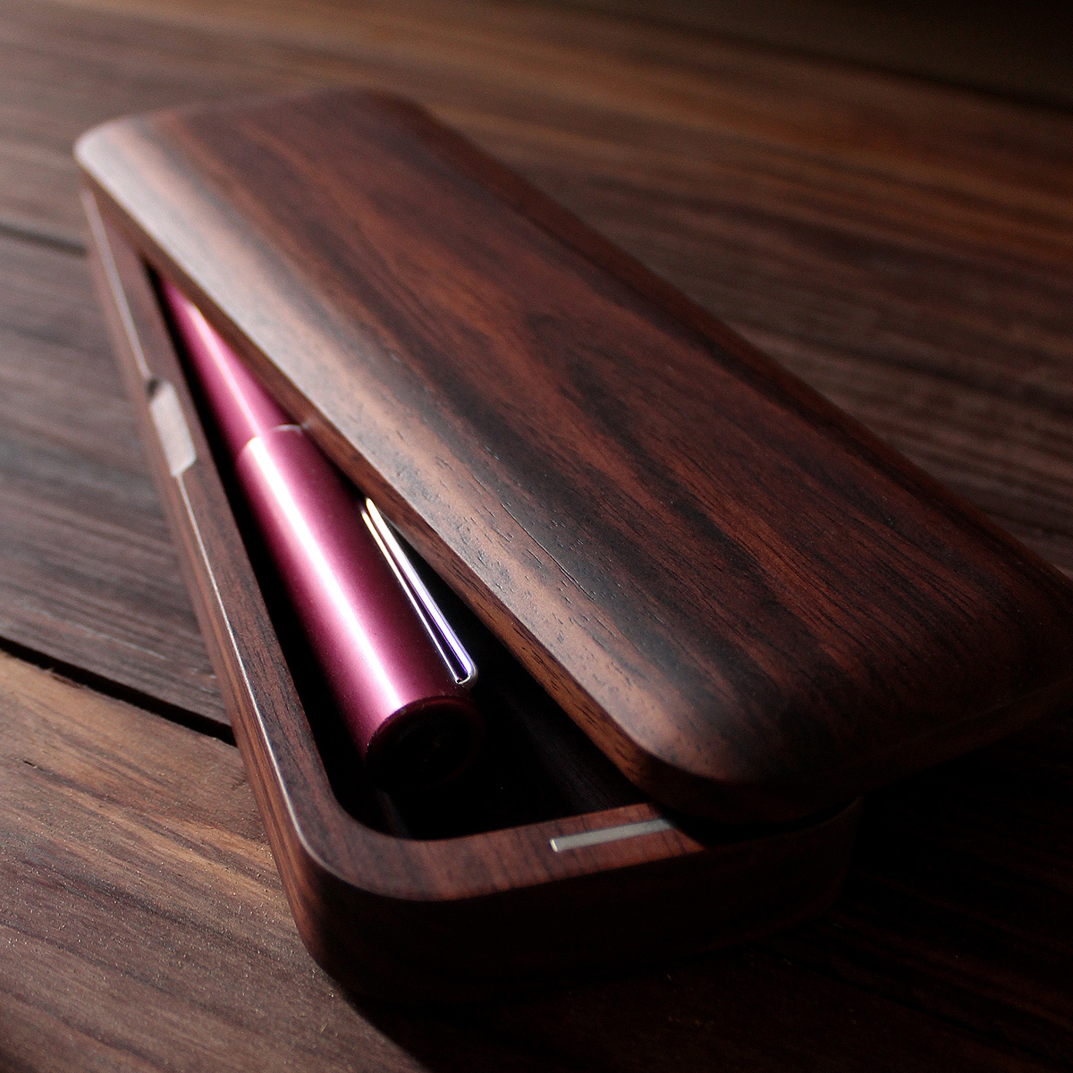 機能とデザイン性を備えたおしゃれな木製筆箱「Pen Case Gentle」