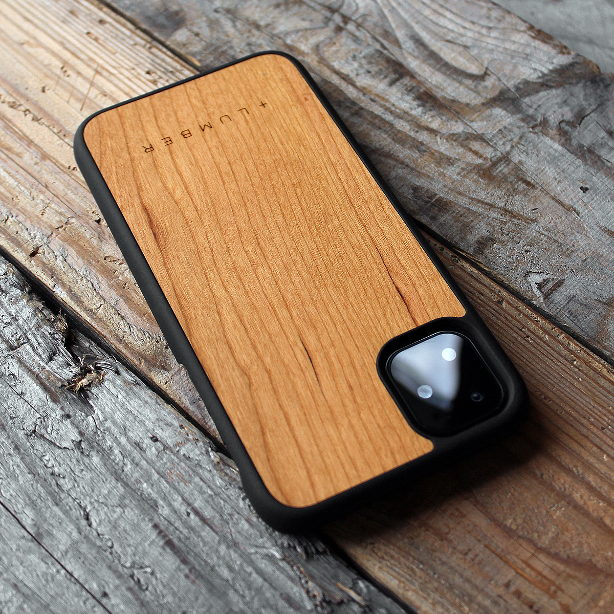 iPhone11用木製ハードケース
