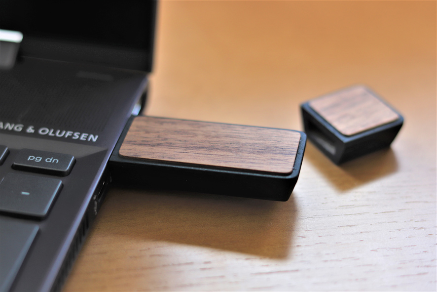 HP #ENVYx360 13 Wood Edition　木製USBメモリ
