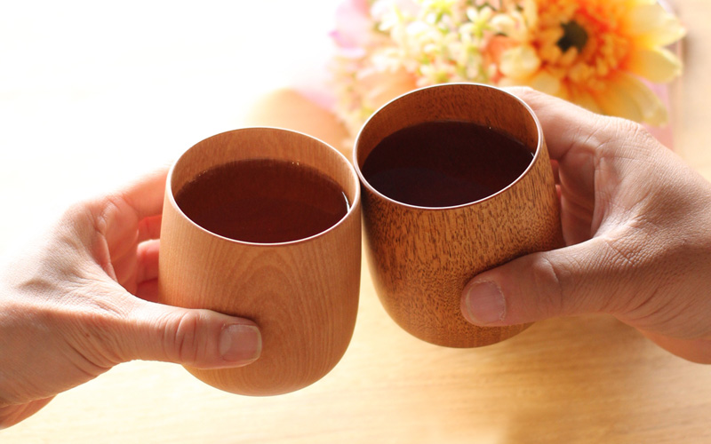 日本の伝統が生み出す現代的な美しいコップ「YUKI（国産水目桜）」