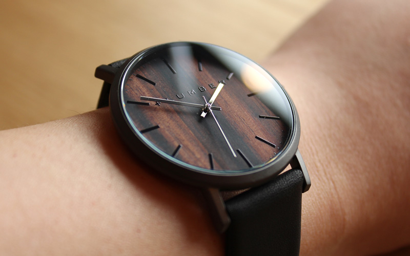 「WATCH 1100」文字盤に本木目を使用した美しいシンプルな腕時計/メンズ/レディース