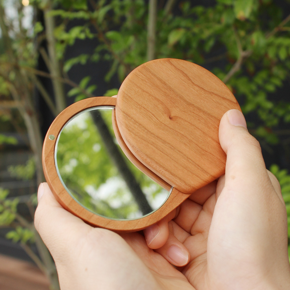 「Compact Mirror」おしゃれでかわいいコンパクトな木製スライドミラー