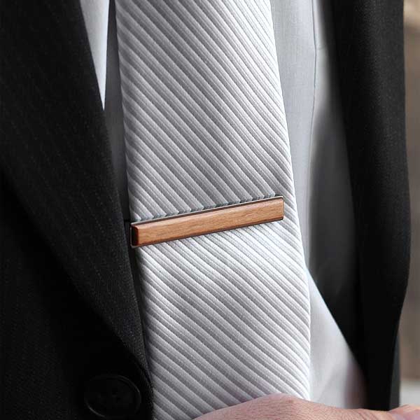 「TIE PINS」本物の木を組み合わせたおしゃれな木製ネクタイピン