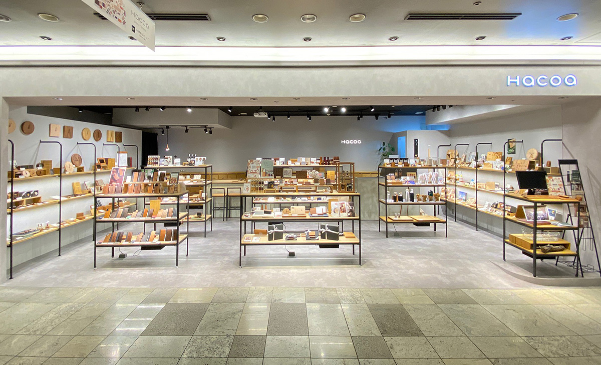 横浜ジョイナス　木製デザイン雑貨ギフトショップ