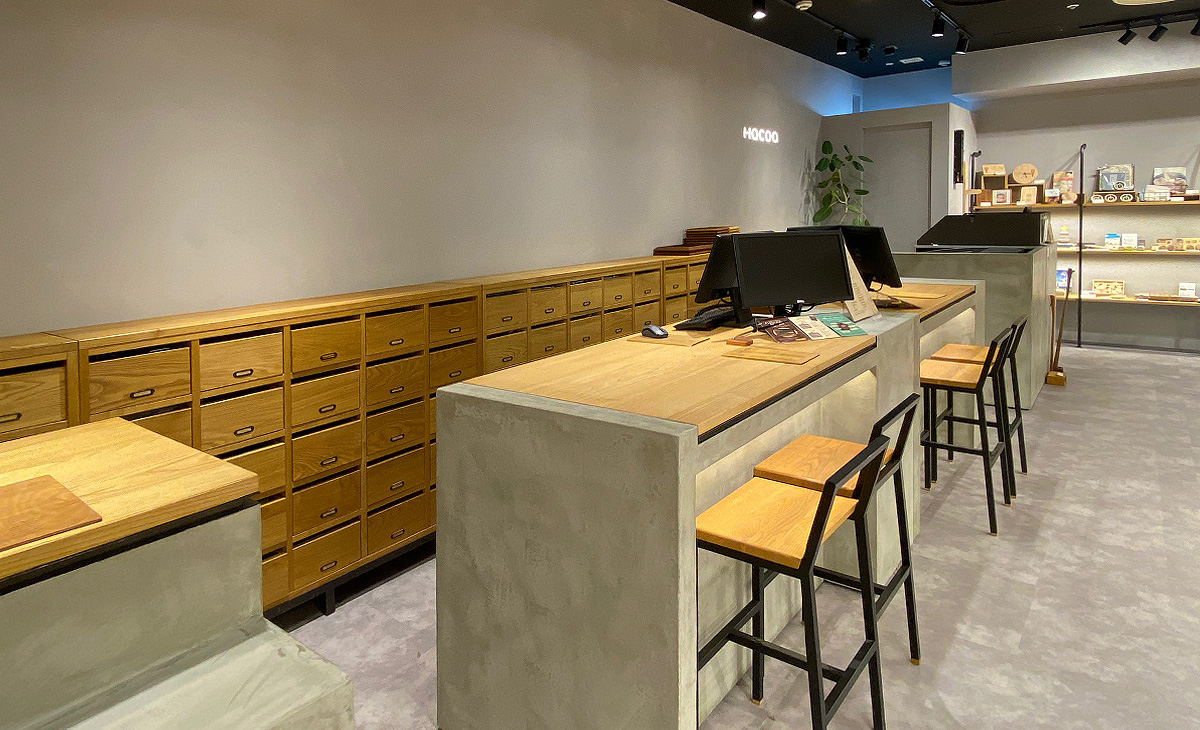 横浜ジョイナス　木製デザイン雑貨ギフトショップ