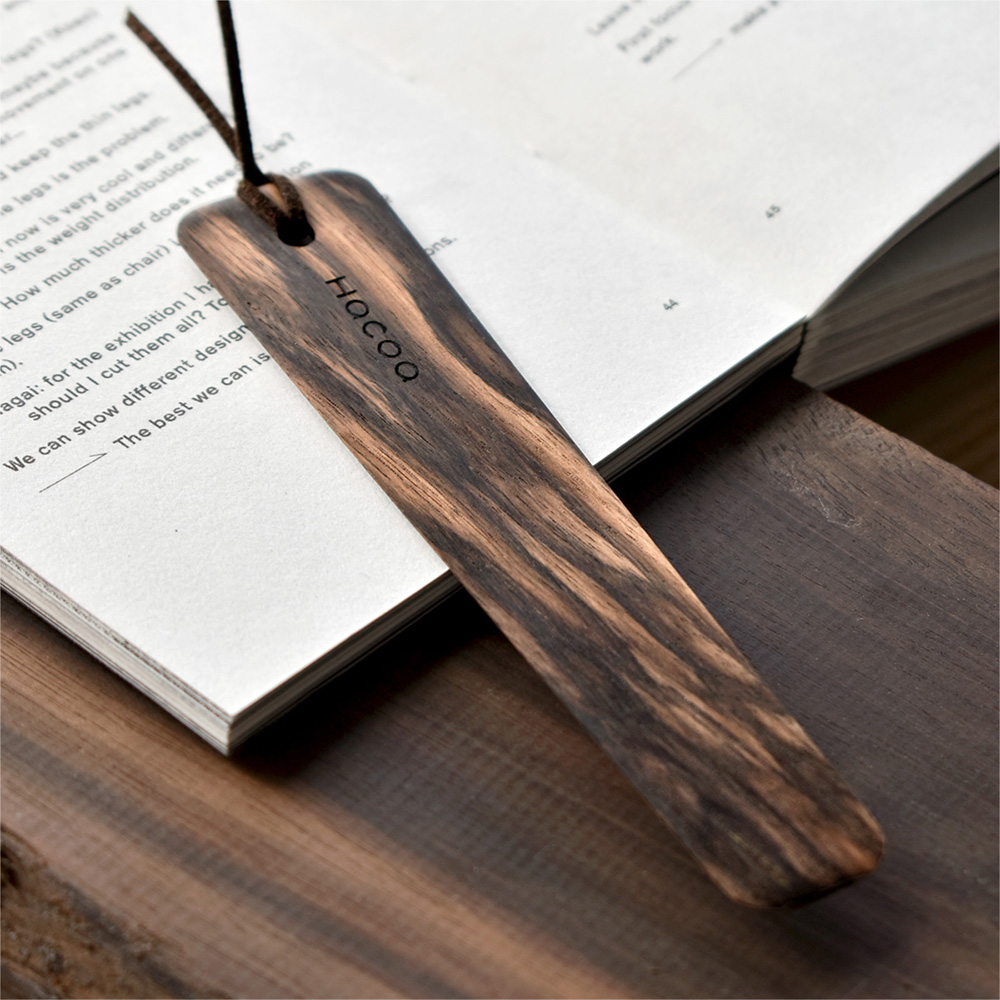 黒柿の豊かな表情が楽しめる木製のしおり「Bookmark（黒柿）」