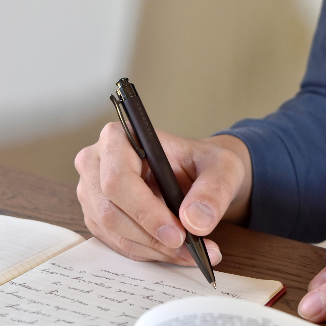 ビジネスシーンで活躍、ノック音が静かな木軸ボールペン 「BALLPOINT PEN KNOCK」