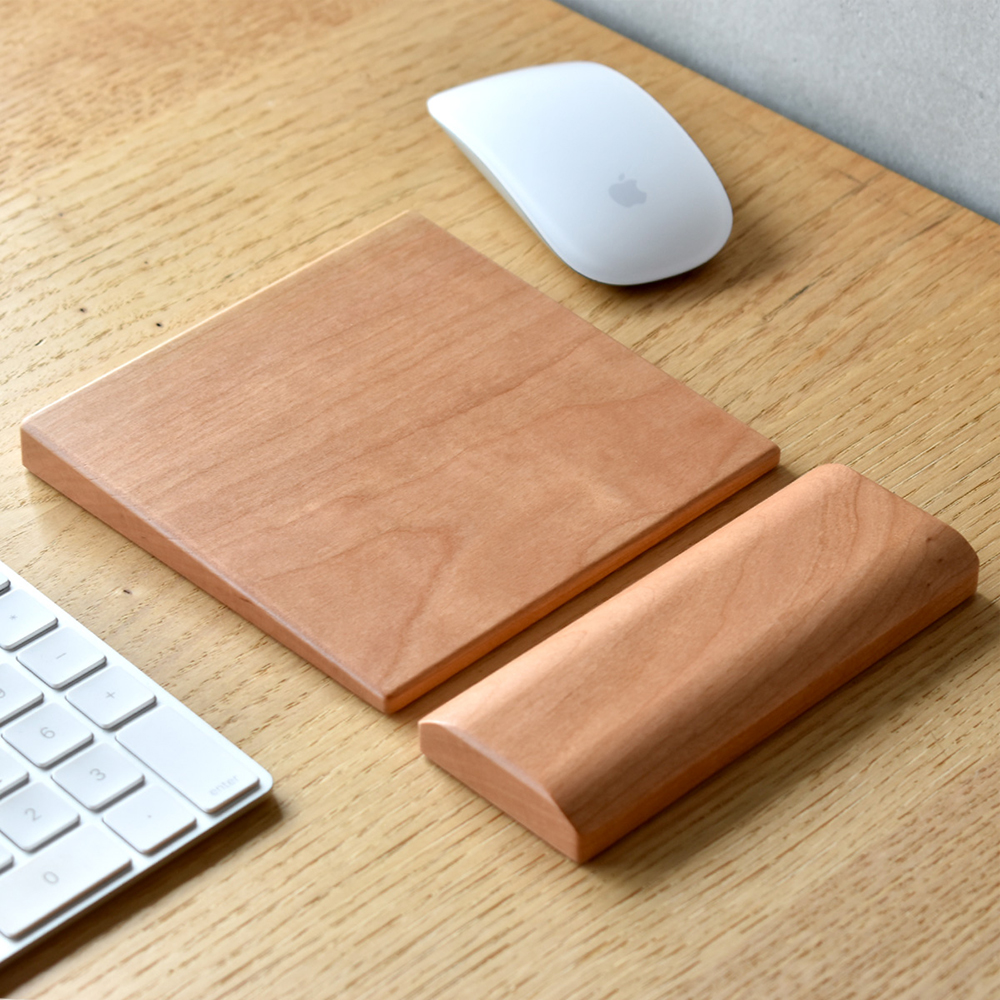 自分のスタイルに合わせられる フレキシブルな木製マウスパッド「Mouse Pad」