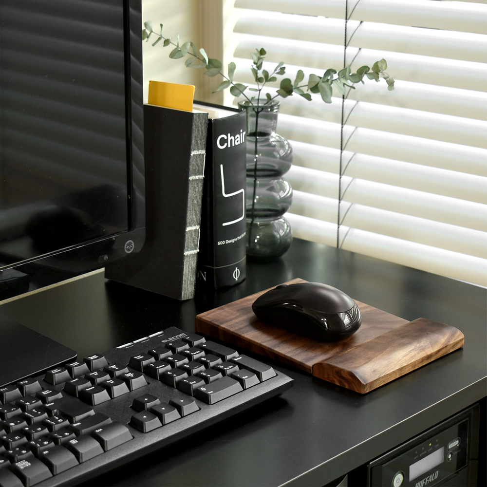 自分のスタイルに合わせられる フレキシブルな木製マウスパッド「Mouse Pad」