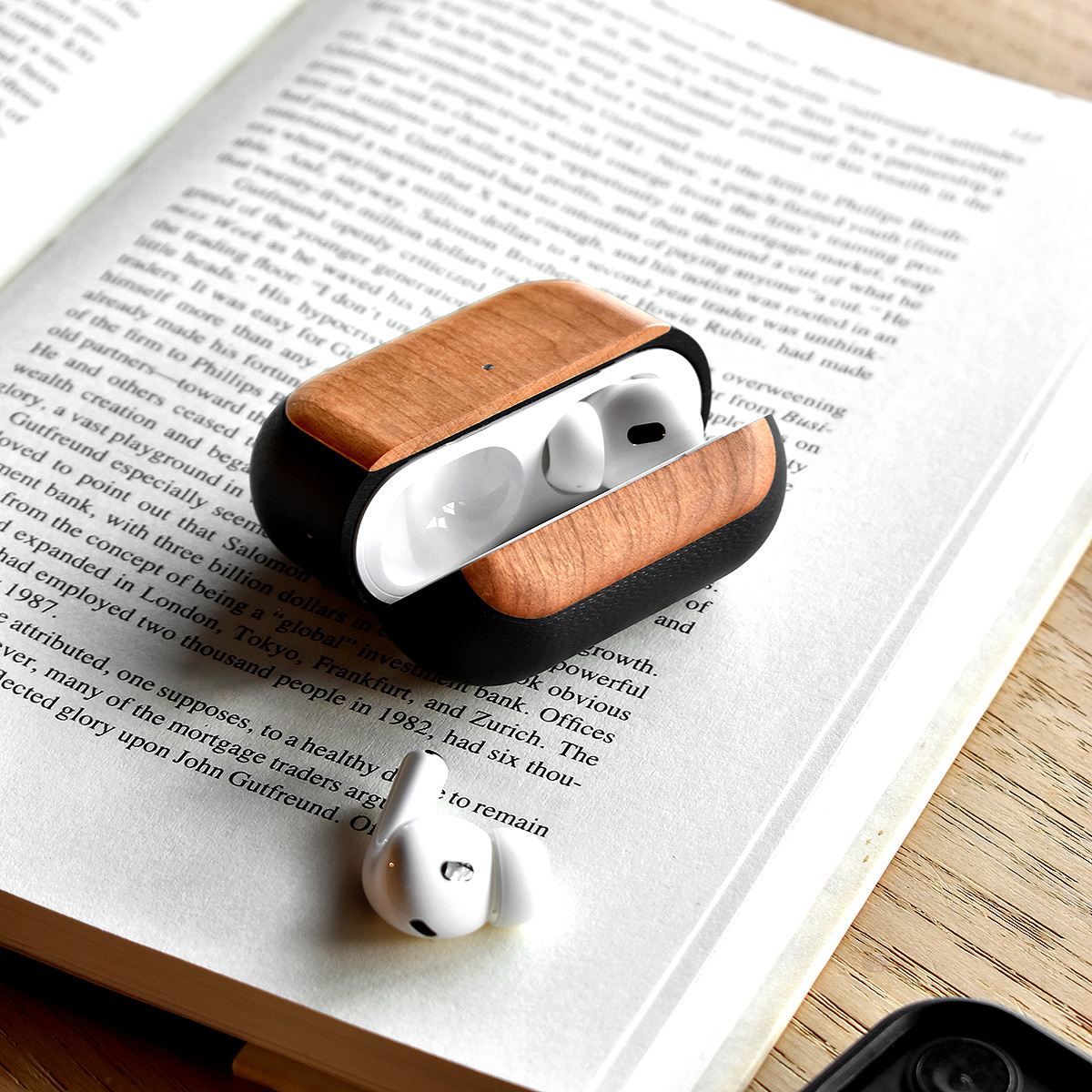 高級天然木と高強度素材G10のAirPods Pro専用ケース