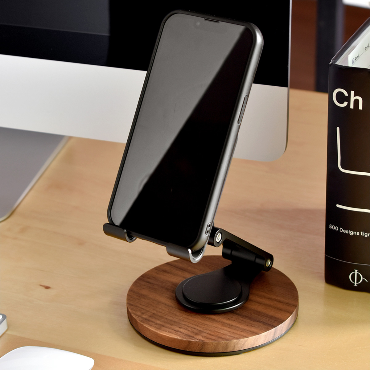 「Smartphone Stand Adjustable」角度調整ができる折り畳み式スマートフォンスタンド
