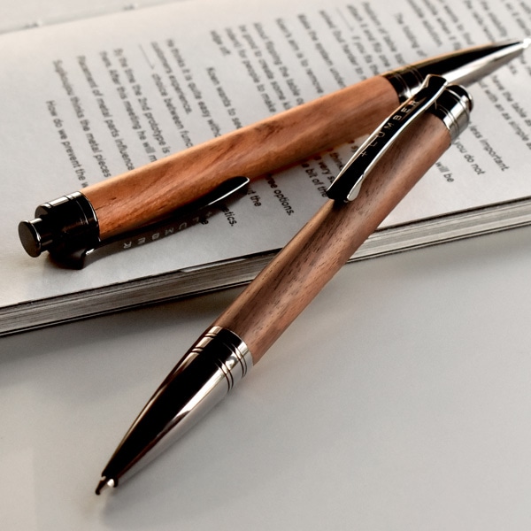 ビジネスシーンで活躍、ノック音が静かな木軸ボールペン 「BALLPOINT PEN KNOCK」