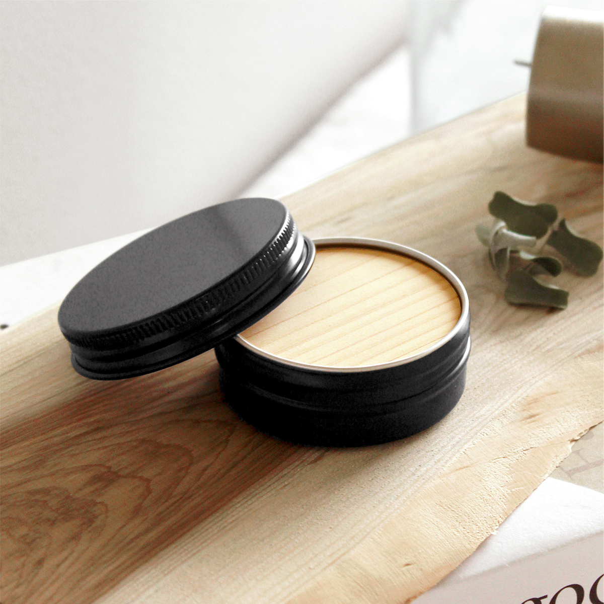 持ち運び自由自在。 どこでも香りを楽しめるアロマディッシュ「HINOKI ポータブルアロマディッシュ」