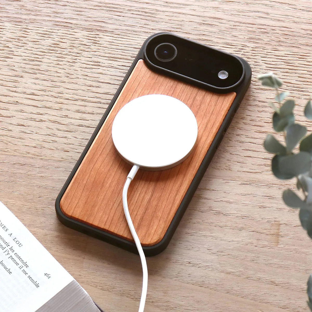 【MagSafe対応】ハードケースと天然木を融合したiPhone Air 専用木製ケース