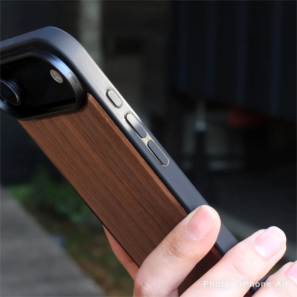 【MagSafe対応】ハードケースと天然木を融合したiPhone Air 専用木製ケース