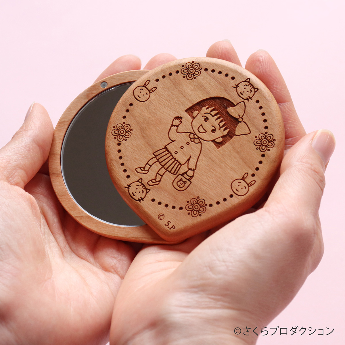 原作40周年記念 ちびまる子ちゃん in 横浜赤レンガ倉庫を記念したHacoaコラボ木製コンパクトミラー