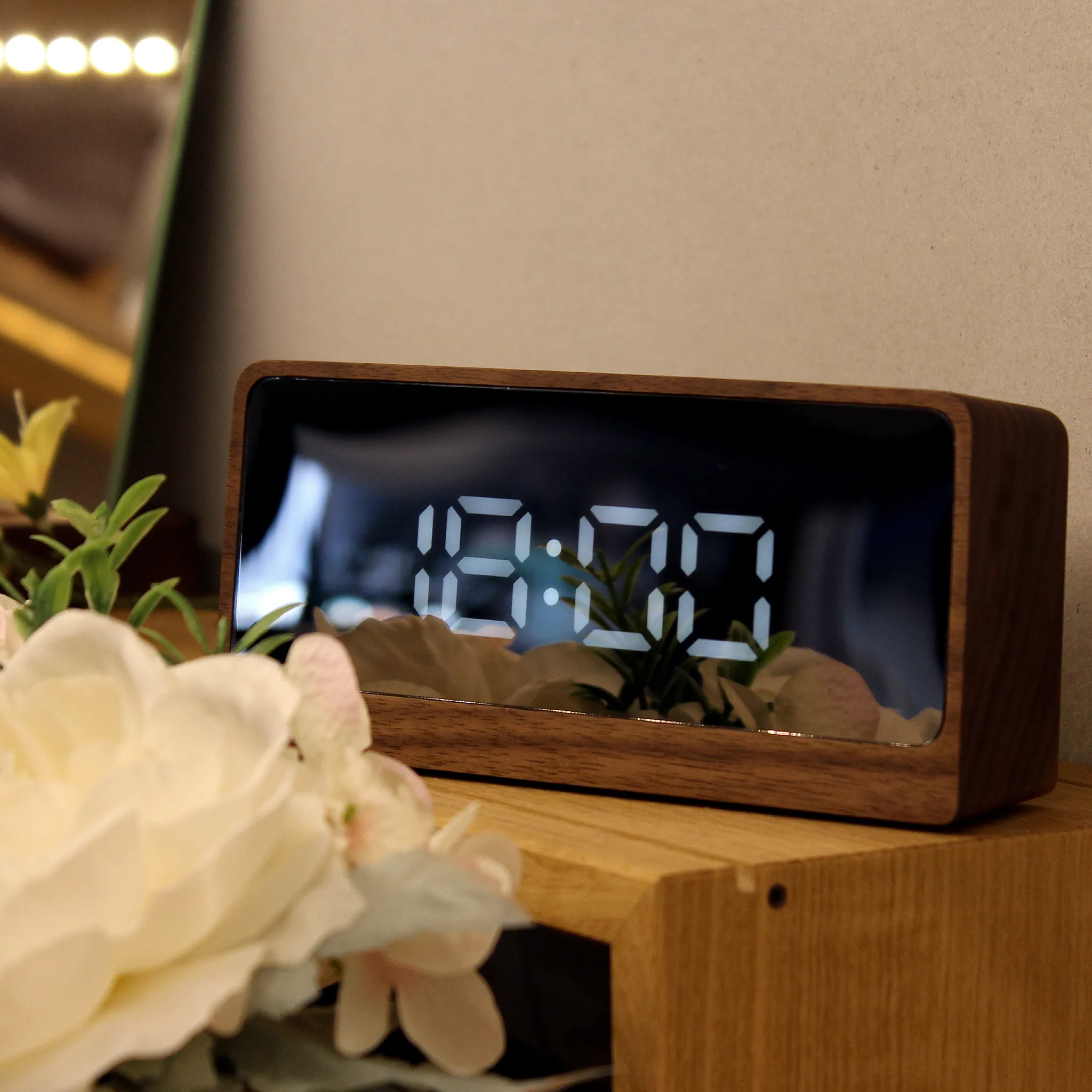 おしゃれな木製デジタル時計