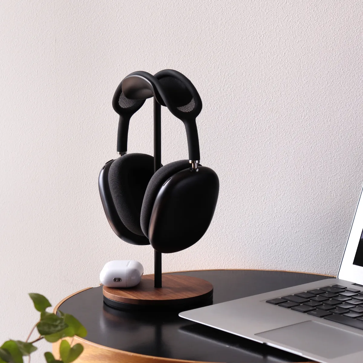 新商品 ヘッドホンの置き場所をつくる、木製ヘッドホンスタンド「Headphone Stand」